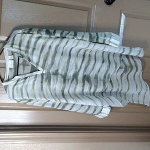 4@30.00 or 23.00 Ladies Blouse by Chico